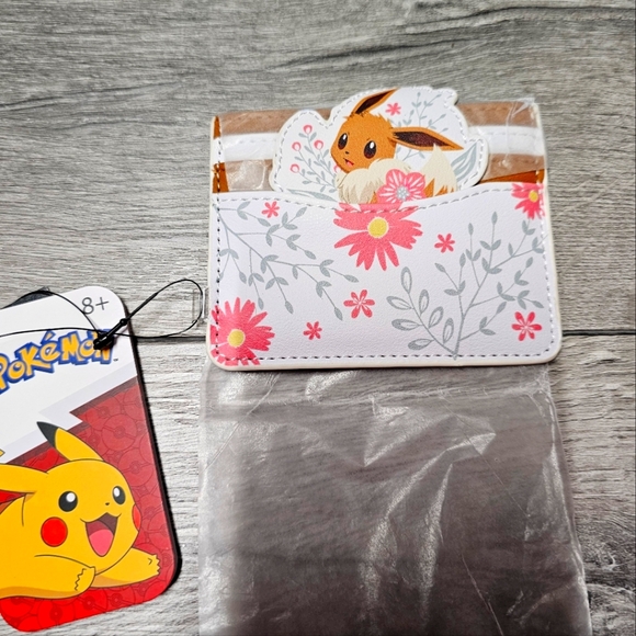 Loungefly Pokémon Eevee Spring Flowers Cardholder Wallet - Picture 4 of 7